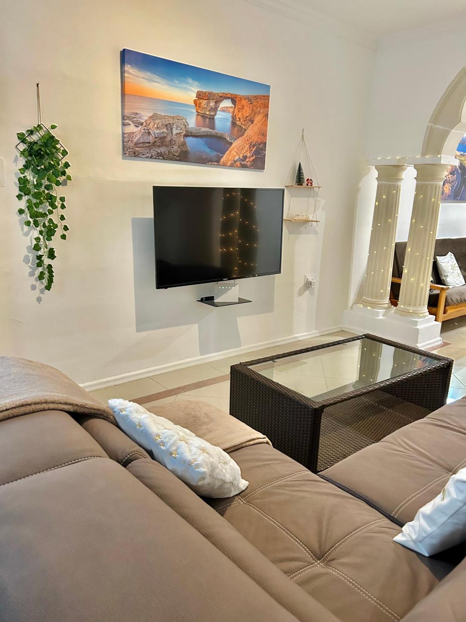מליאהה Beach Front 3-Bedroom Holiday Home מראה חיצוני תמונה